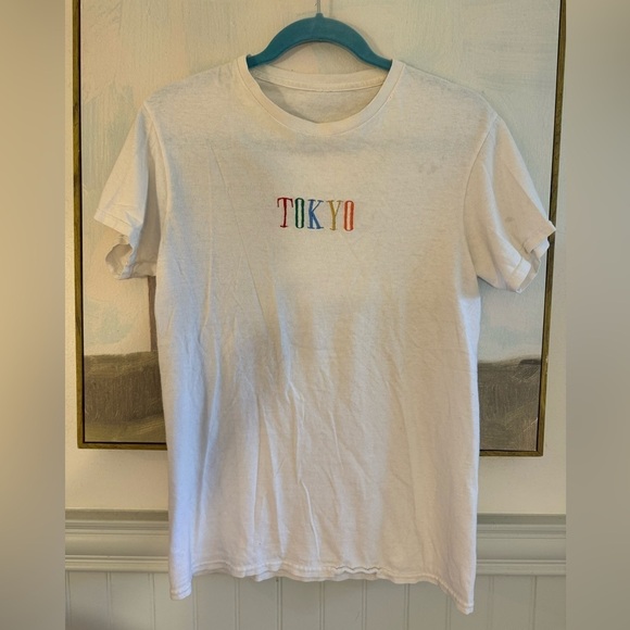 Tops - VINTAGE Embroidered TOKYO Tee Size Medium